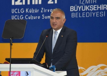 Kültür ve Turizm Bakanı: Ağırlığı altında eziliyoruz