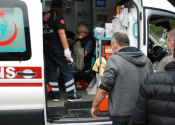Maden işçilerini taşıyan minibüs devrildi: 11 yaralı