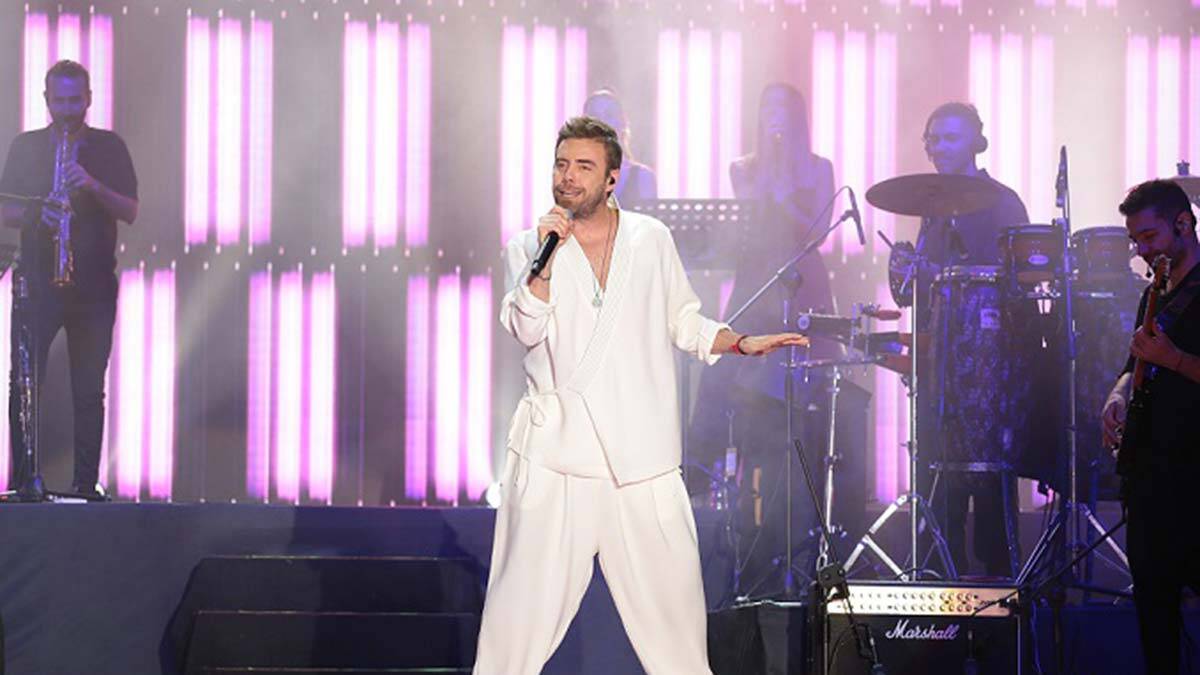 Murat Dalkılıç hayranlarını Kuruçeşme'de coşturdu