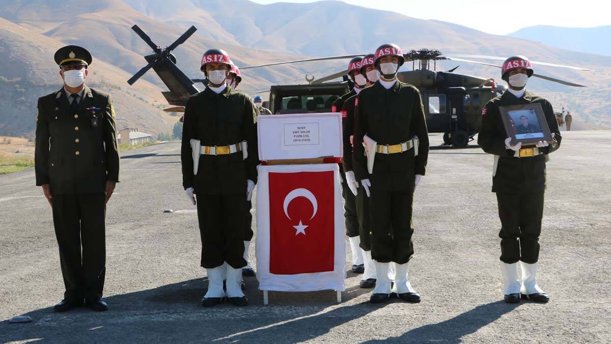 Muş şehidi Hakkari'de törenle memleketine uğurlandı