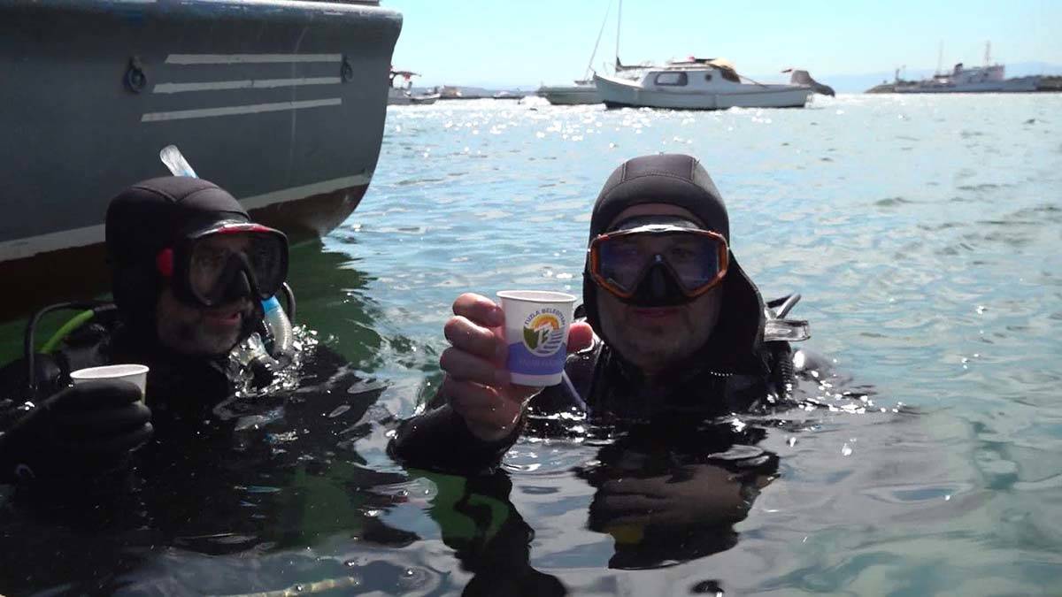 Müsilajdan temizlenen Tuzla Sahilde dalgıçların keyfi