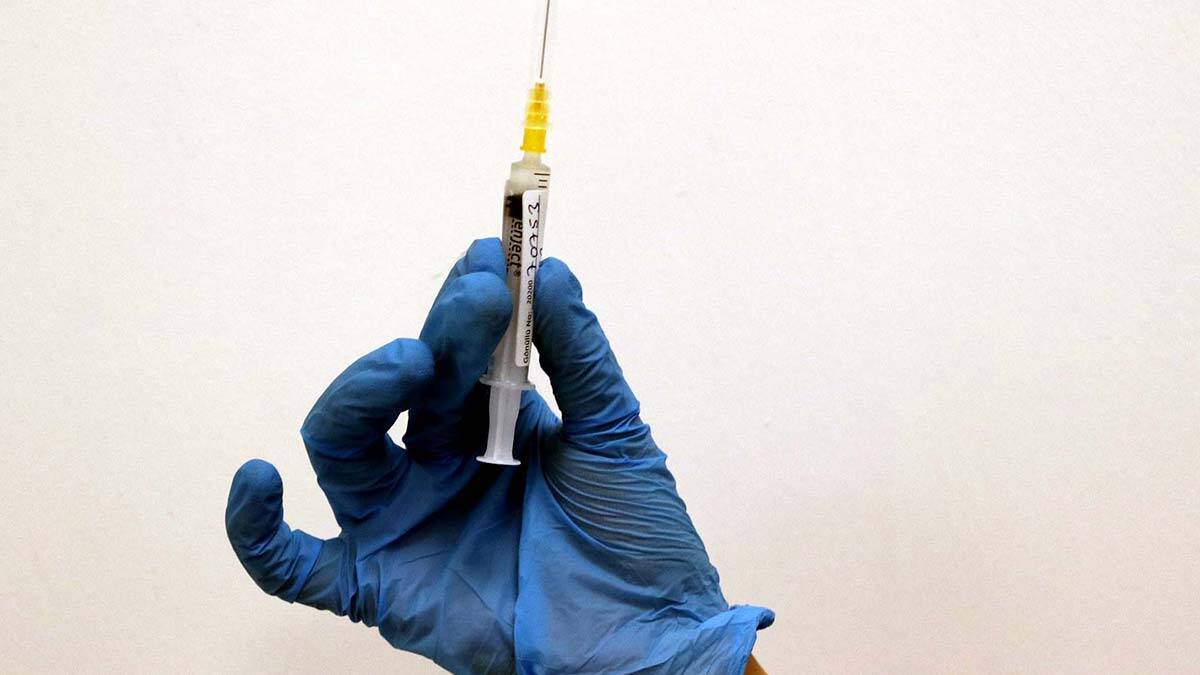 Negatif ve aşılı temaslıya karantina yok