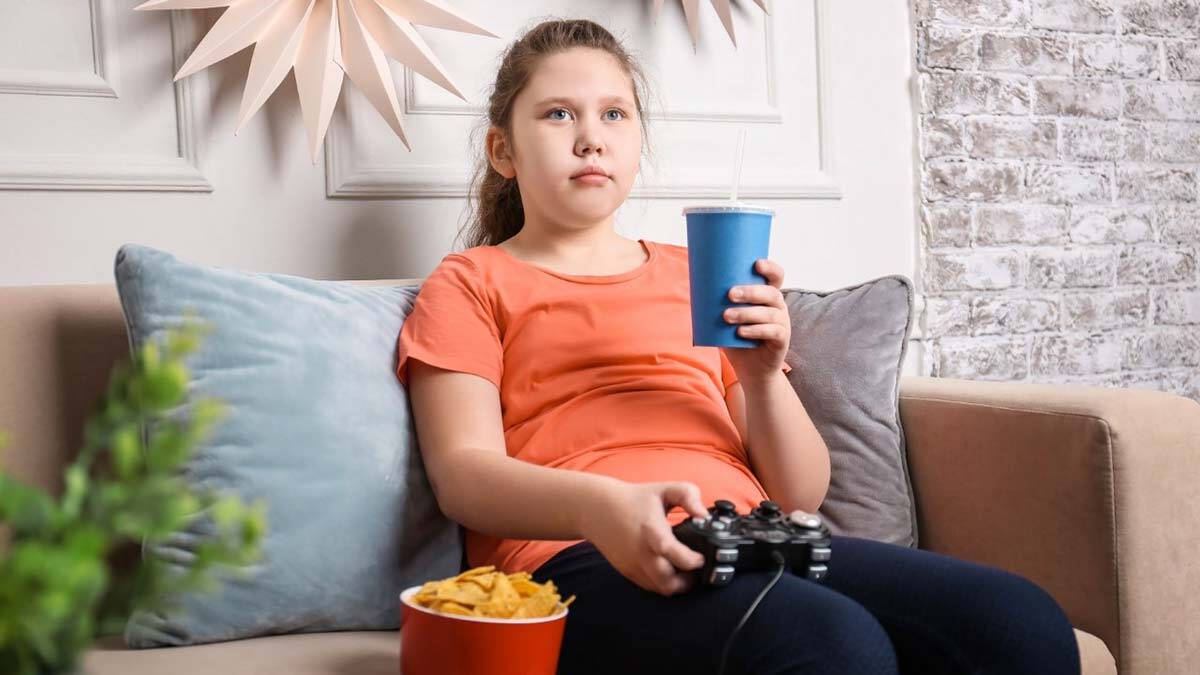 Obezite erken ergenliği artırıyor