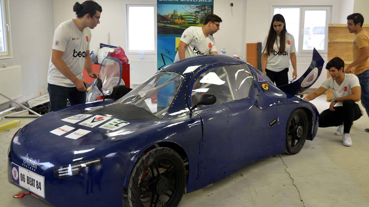 Öğrencilerden elektrikli otomobil: Tek şarjla 110 km