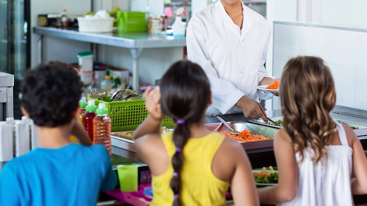 Okul yemekhanelerine menü uyarısı