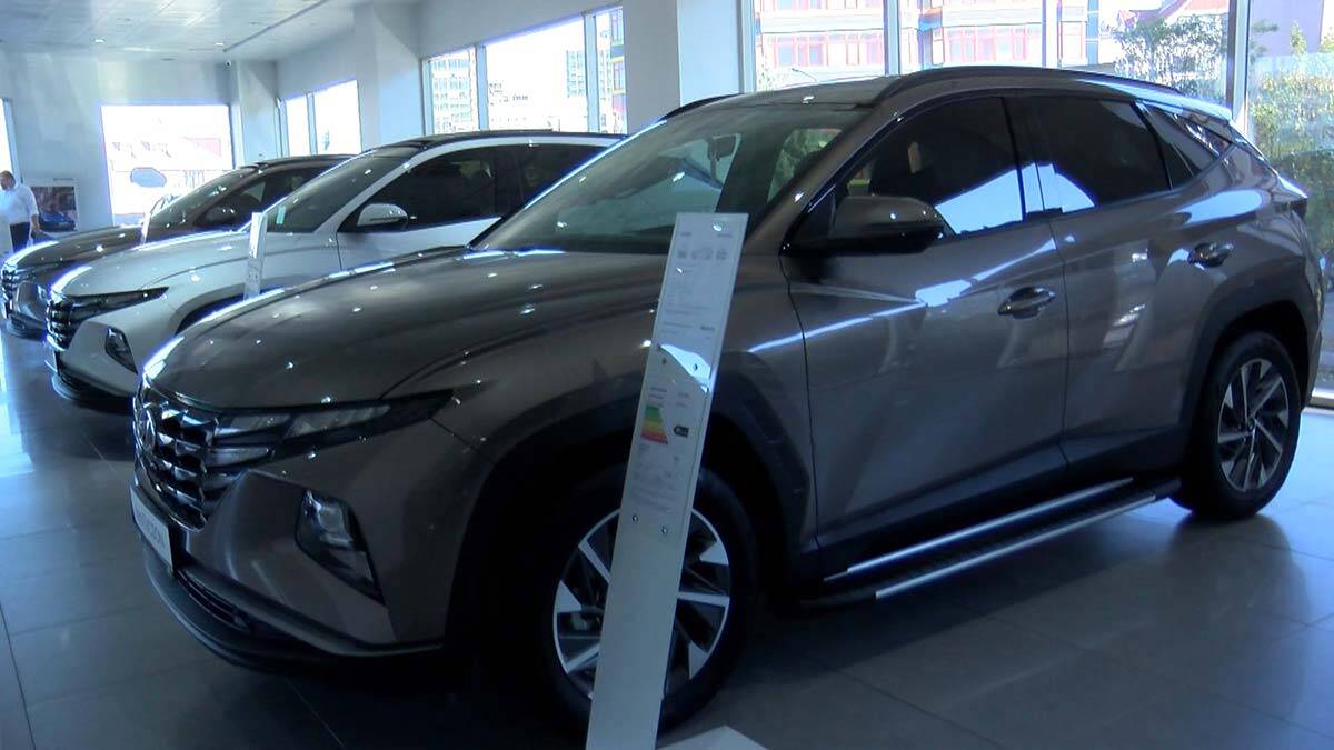 Otomobil galerisinde fiyatlar bayileri geride bıraktı