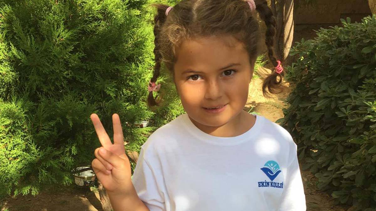 Öykü Arin ilkokula açık hava dersleri ile başladı