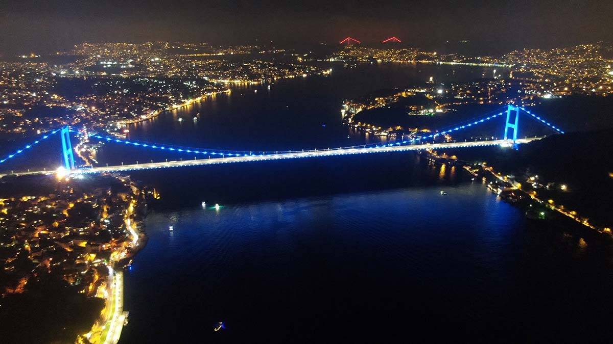 Prostat kanseri farkındalığı için köprü maviye büründü