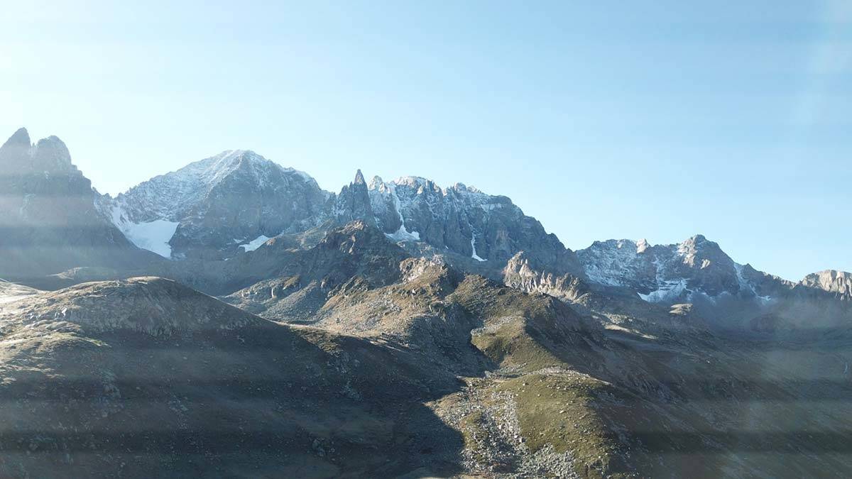Rize'de mevsimin ilk karı düştü