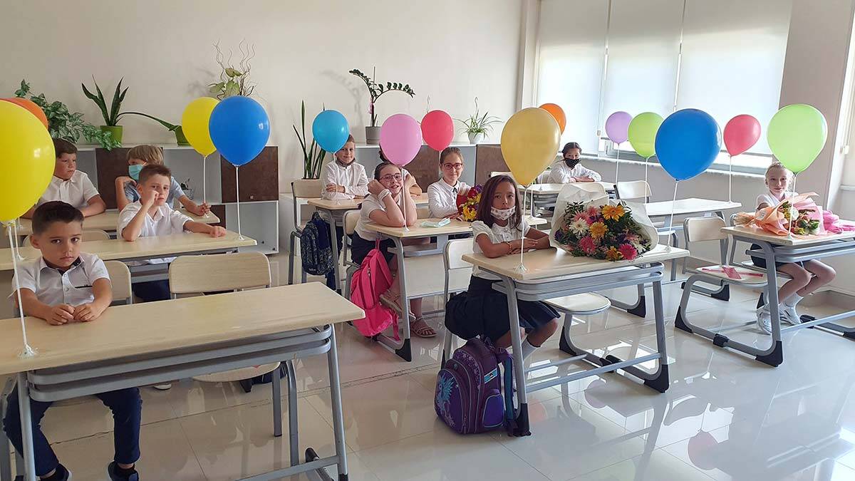 Rusya ile birlikte Antalya'da da ilk ders zili çaldı