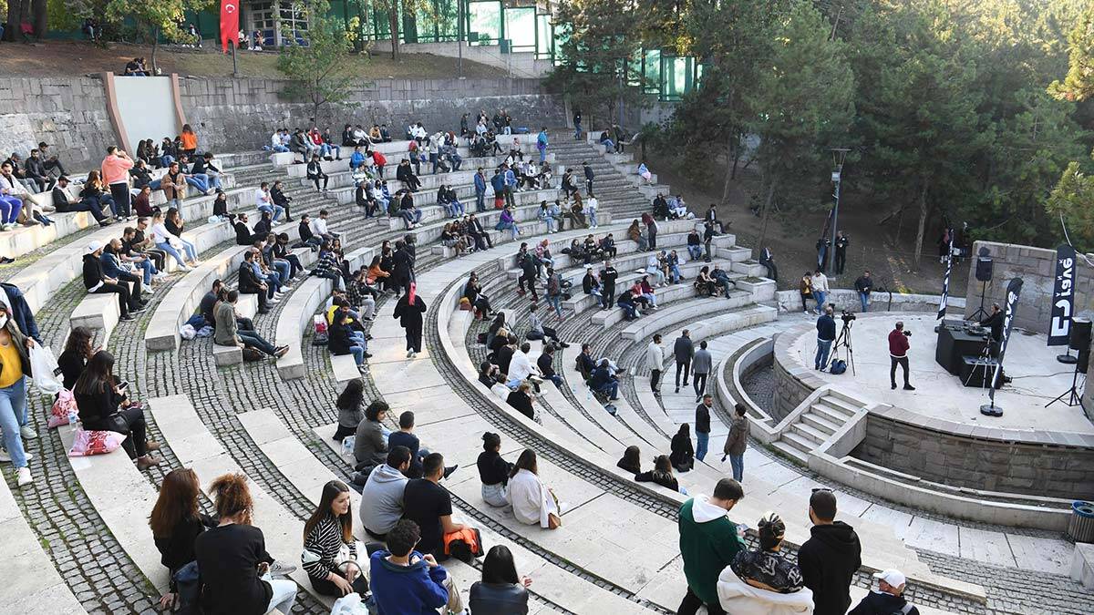 ‘Elektronik Müzik Festivali’ yoğun ilgi görüyor