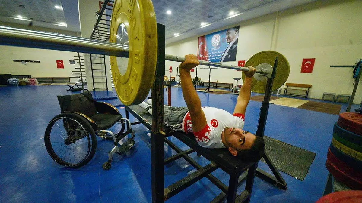 Sakatlanirsin endiseleri ile basladi sampiyon oldu - spor haberleri - haberton