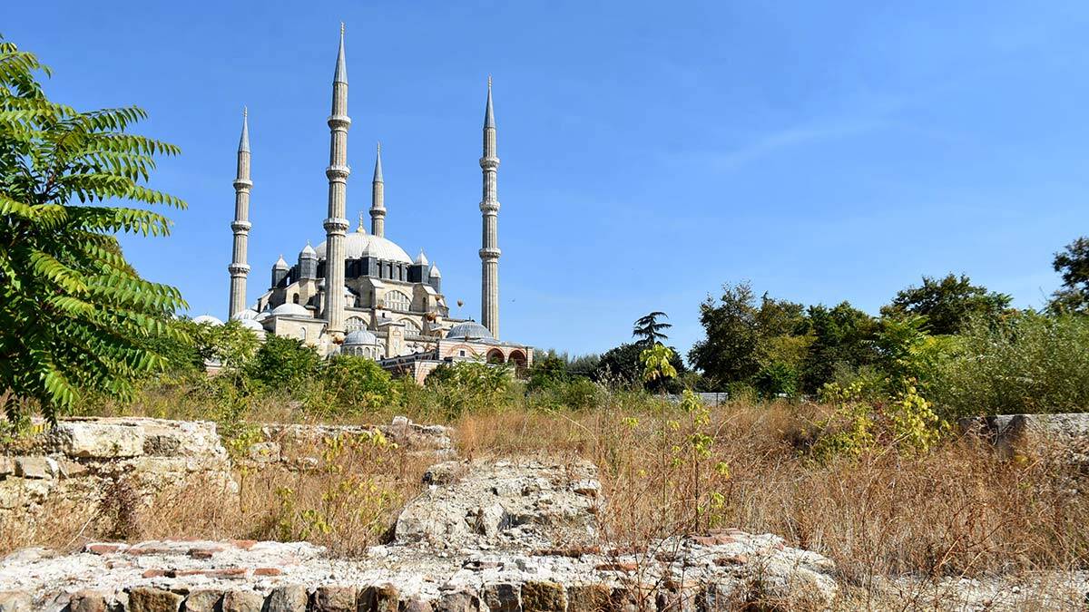 Selimiye Camii'nde çevre düzenlemesi başladı