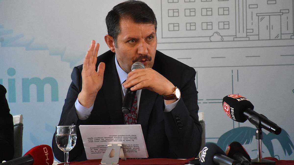 Sivas Valisi: 4 sınıf koronavirüs karantinasında