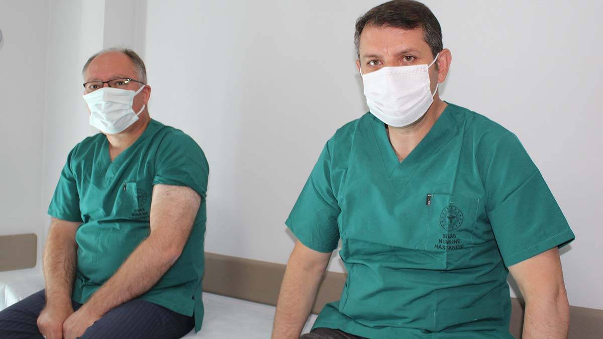 Sivas'ta Vali ve Başkan'dan vatandaşlara aşı çağrısı