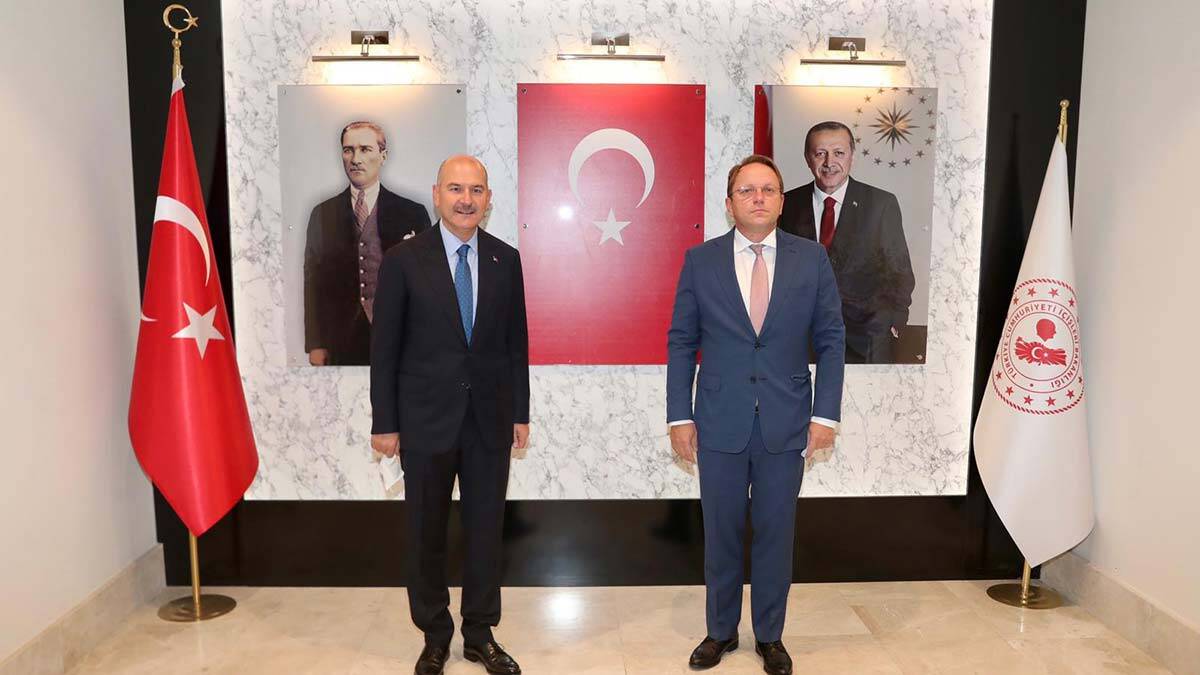 Soylu, Hollanda Adalet ve Güvenlik Bakanı ile görüştü_