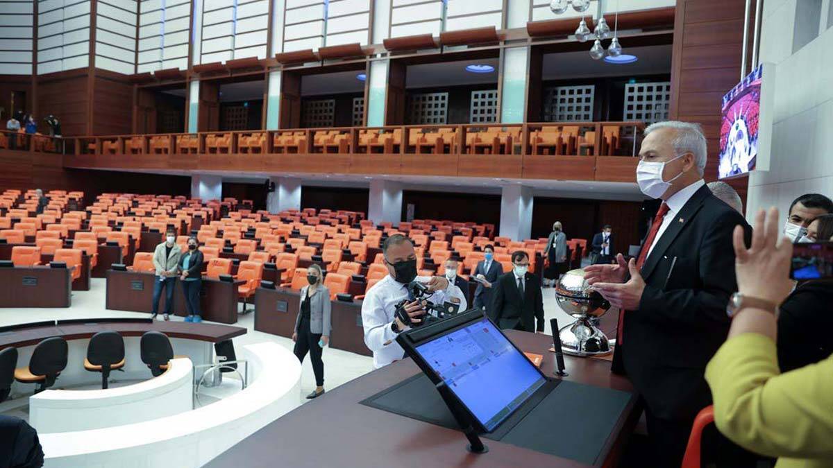 TBMM Genel Sekreteri, yenilenen salonu tanıttı