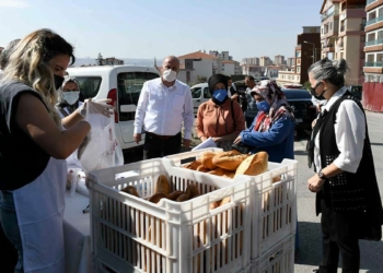 Halk Ekmek mobil fırını yollarda