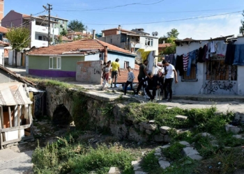Tarihi Taş Köprü yok olma tehlikesi ile karşı karşıya