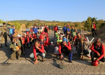 Tunceli'deki yangında ekipler soğutma çalışmalarında