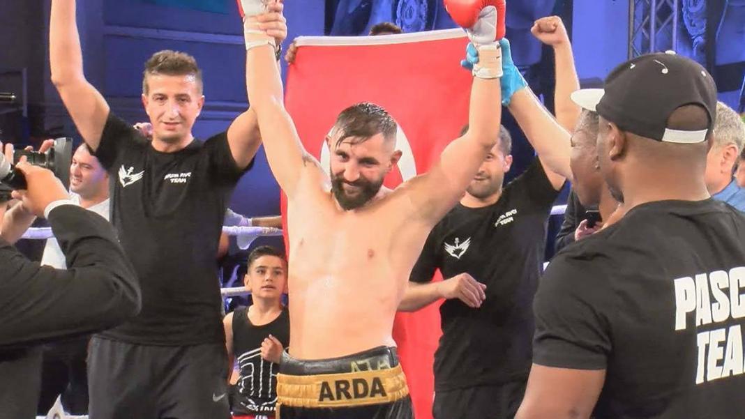 Türk boksör Arda Avcı Dünya Şampiyonu oldu