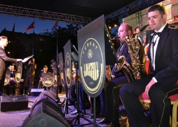Türkay Orkestrası Sivas'ta konser verdi