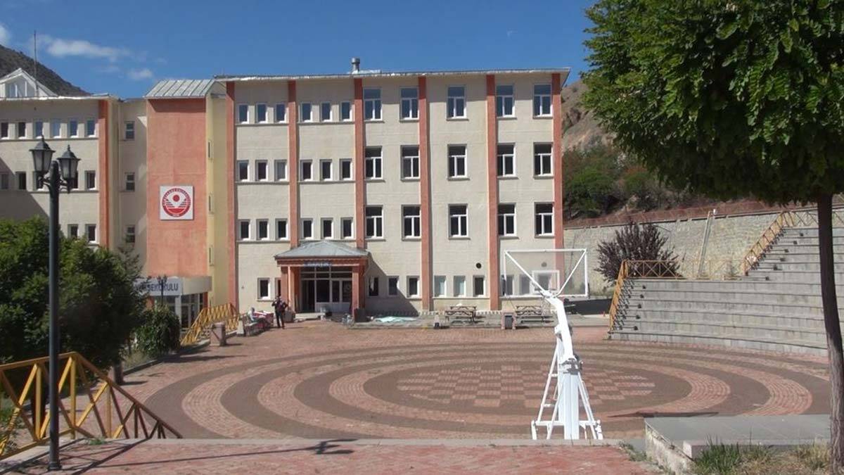 Üniversite aşı kartı ve PCR zorunluluğu getirdi