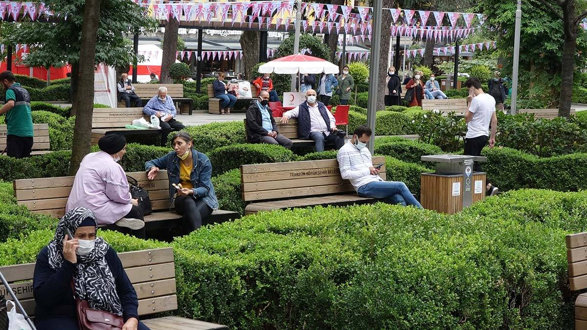 Vaka sayısı artan Trabzon'da maske kuralına uyulmadı