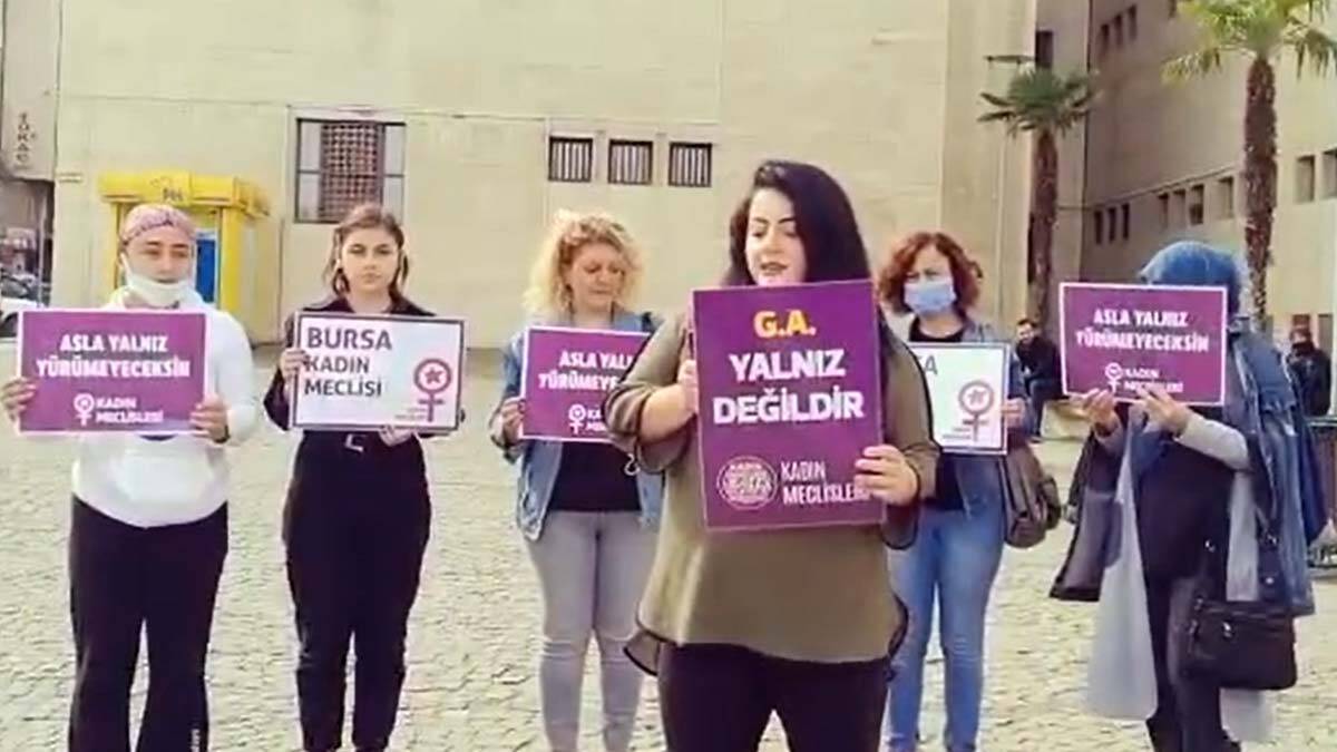 Asla yalnız yürümeyeceksin