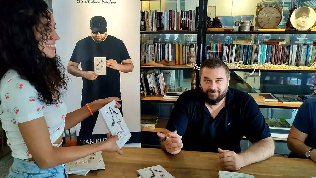 Yazar iliyan kuzmanov yeni kitabını anlattı