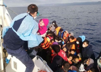 Yunanistan'ın geri ittiği 1541 göçmen kurtarıldı