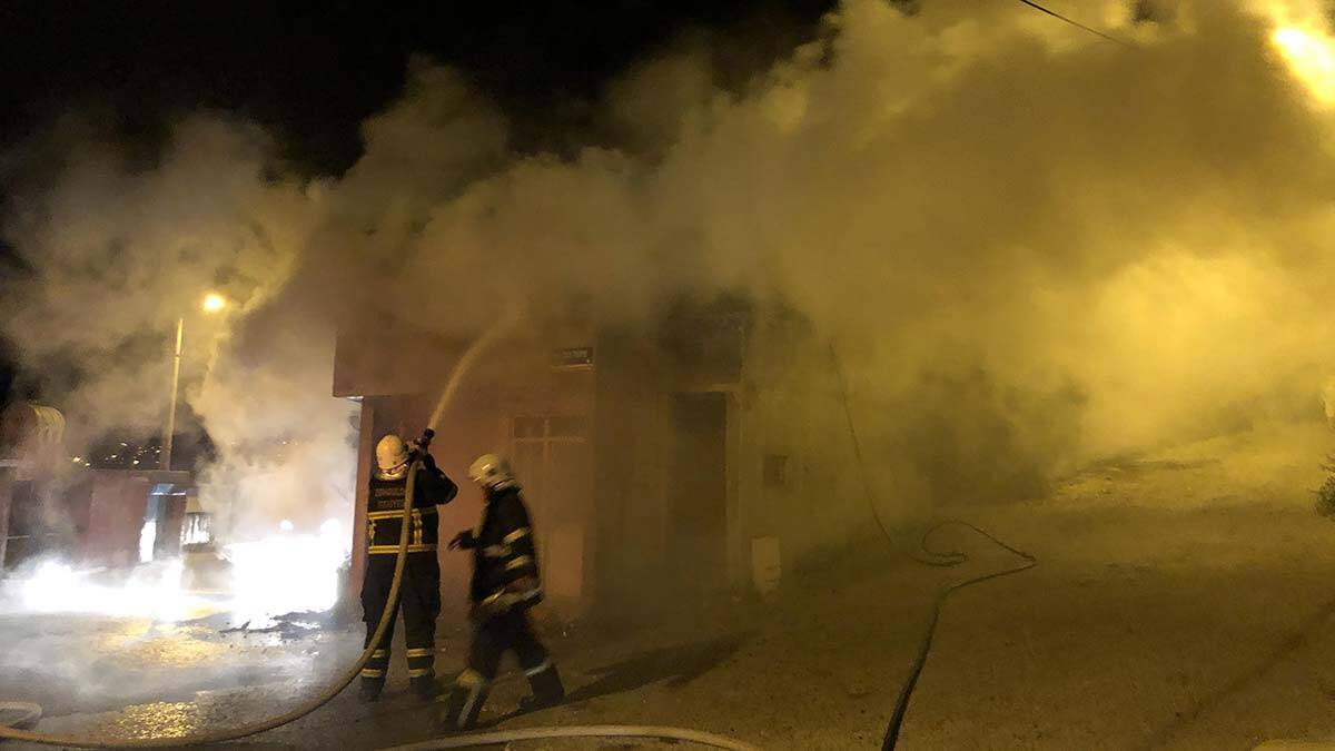 Zonguldak'ta metruk binada yangın