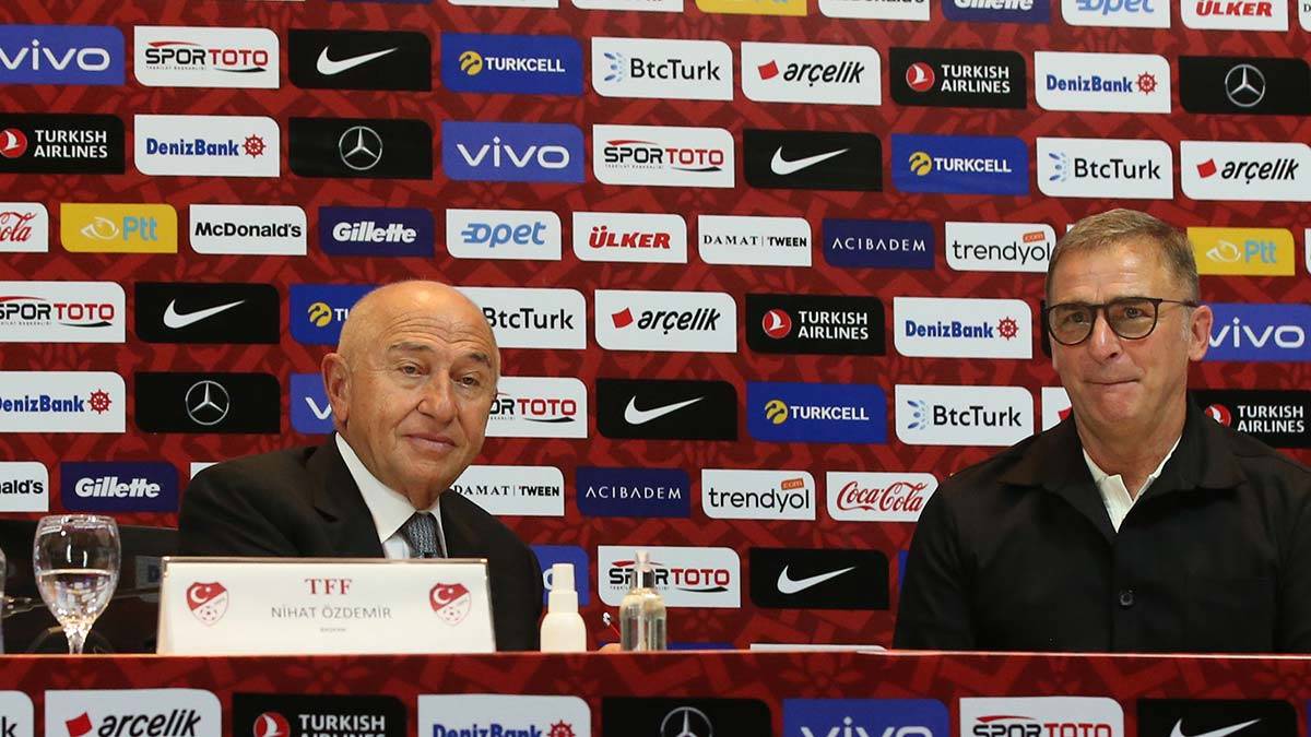 A Milli Takım Teknik Direktörlük görevine eski Beşiktaşlı Alman Stefan Kuntz getirildi...