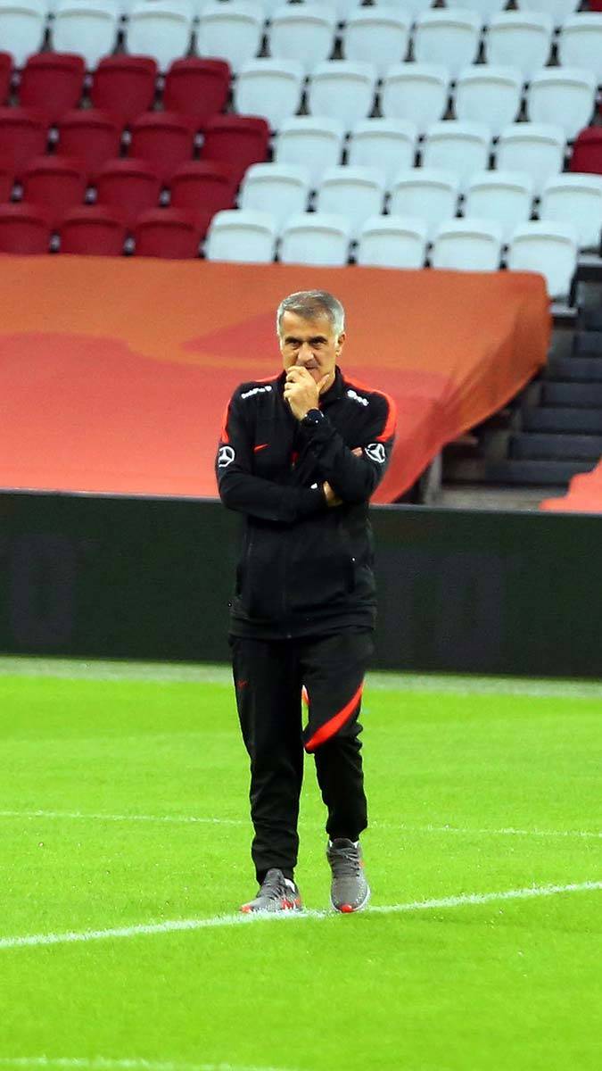 Şenol'a Türkiye şen ola! Gün geçmiyor ki hem ulusal hem de global ölçekte futbolda yeni olaylar, yeni skandallar yaşanmasın.