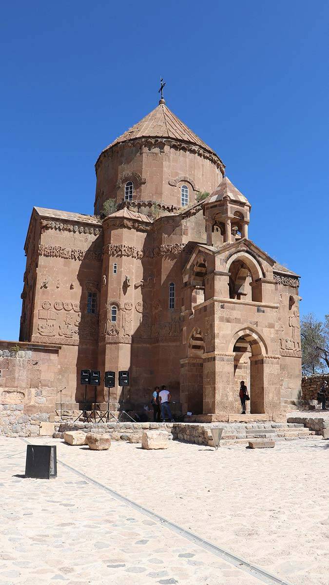 Akdamar Kilisesi'nde 9'uncu ayin