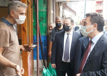Babacan Giresun'da esnafı ziyaret etti
