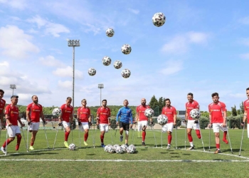 2 farklı milli takım...