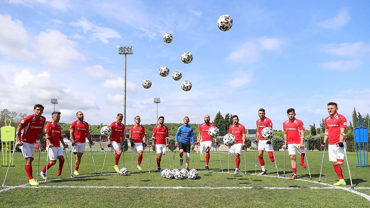 2 farklı milli takım...