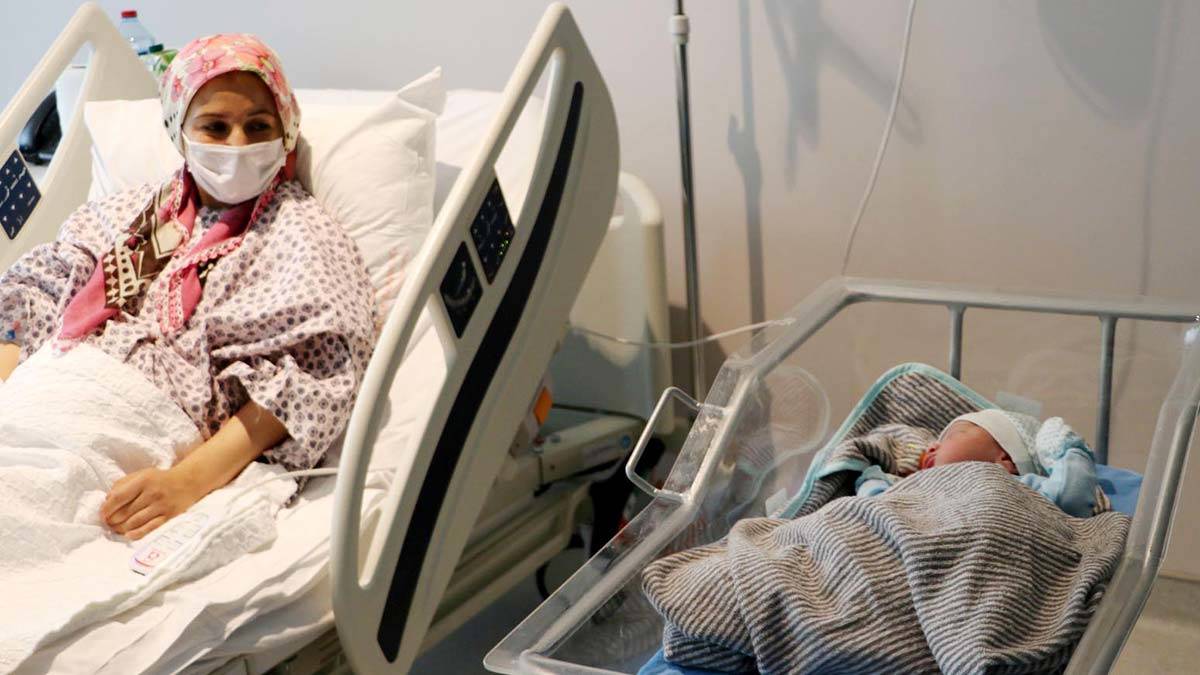 33 koronavirüs hastası hamileden 32'si aşısız