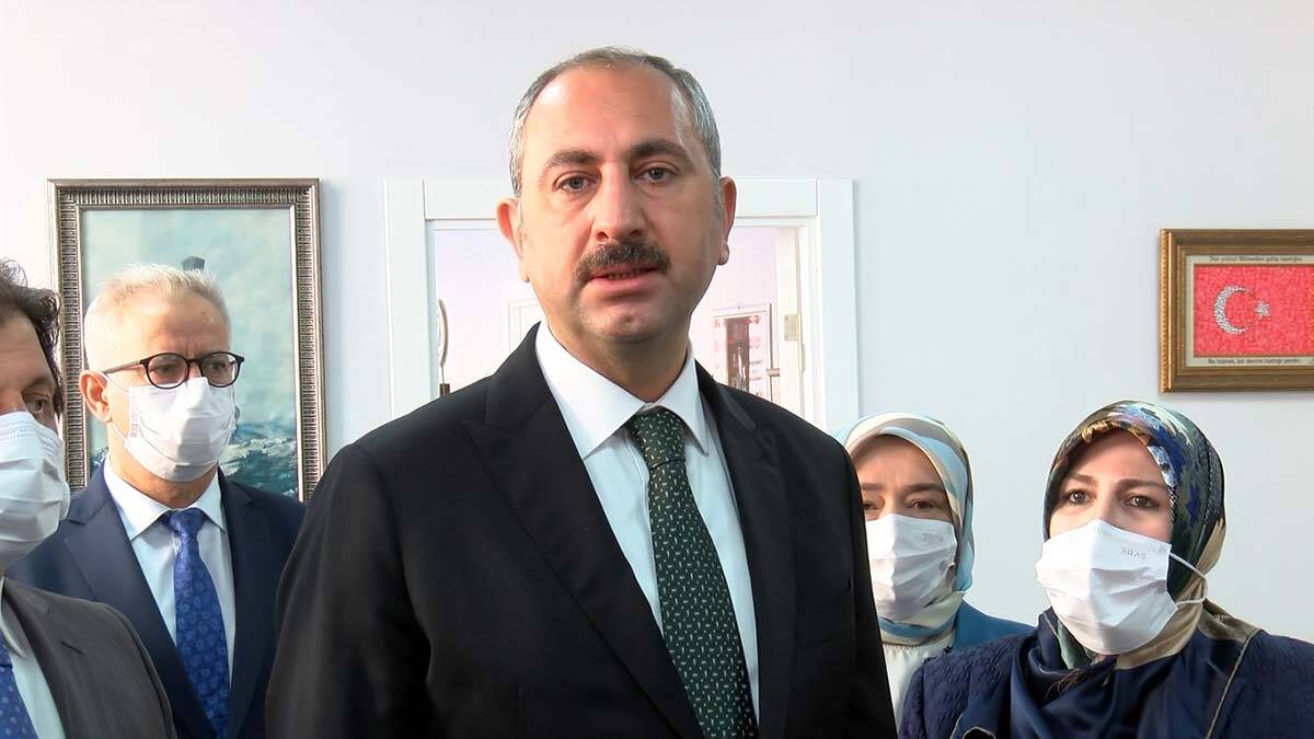 Noterlerde parmak iziyle kimlik doğrulama sistemi tanıtıldı