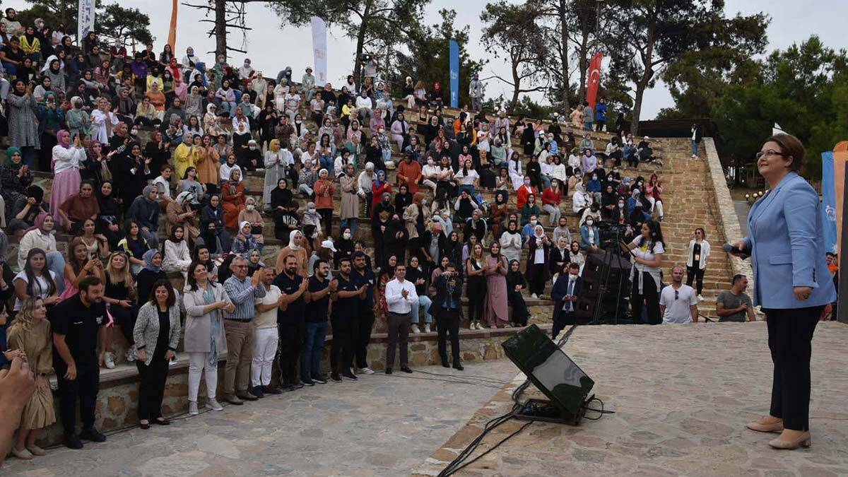 Bakan Yanık, Orman Kampı'nda gençlerle buluştu