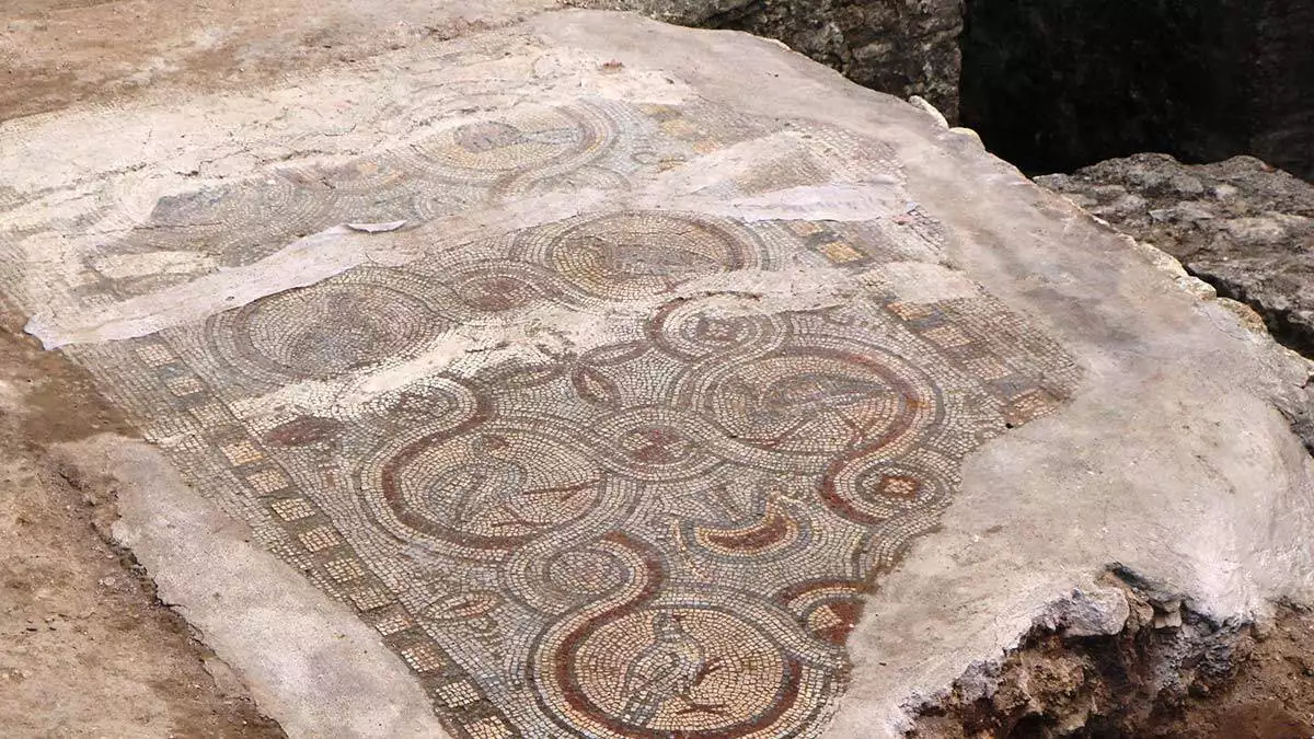 Balatlar kazısında bizans mozaikleri çıktı
