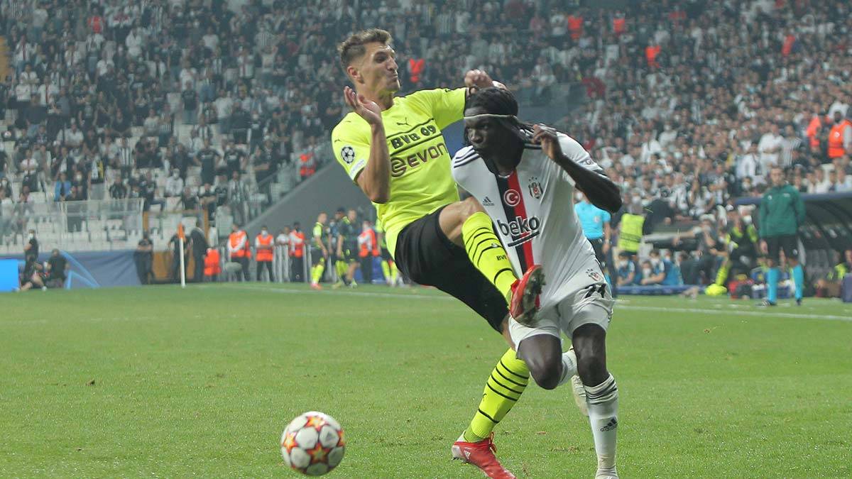 Beşiktaş'ın ev sahibi avantajını kullanarak tempolu bir oyun oynaması bekleniyordu ama bu kadar baskılı oynaması beklenmiyordu açıkçası. Topa ne kadar hakim olursan ol burası Şampiyonlar ligi cezayı ilk fırsatta keserler.
