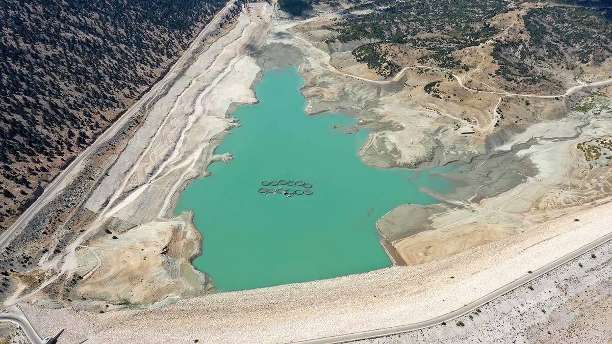Çayboğazı Barajı'nın dibi göründü