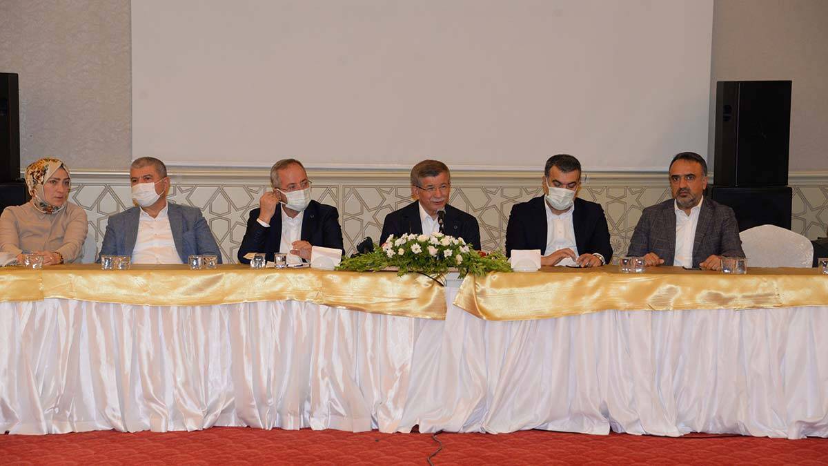 12 Eylül darbesiyle ülke karanlığa gömüldü