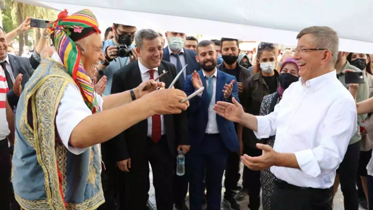 Davutoğlu, devlet bahçeli'ye yüklendi