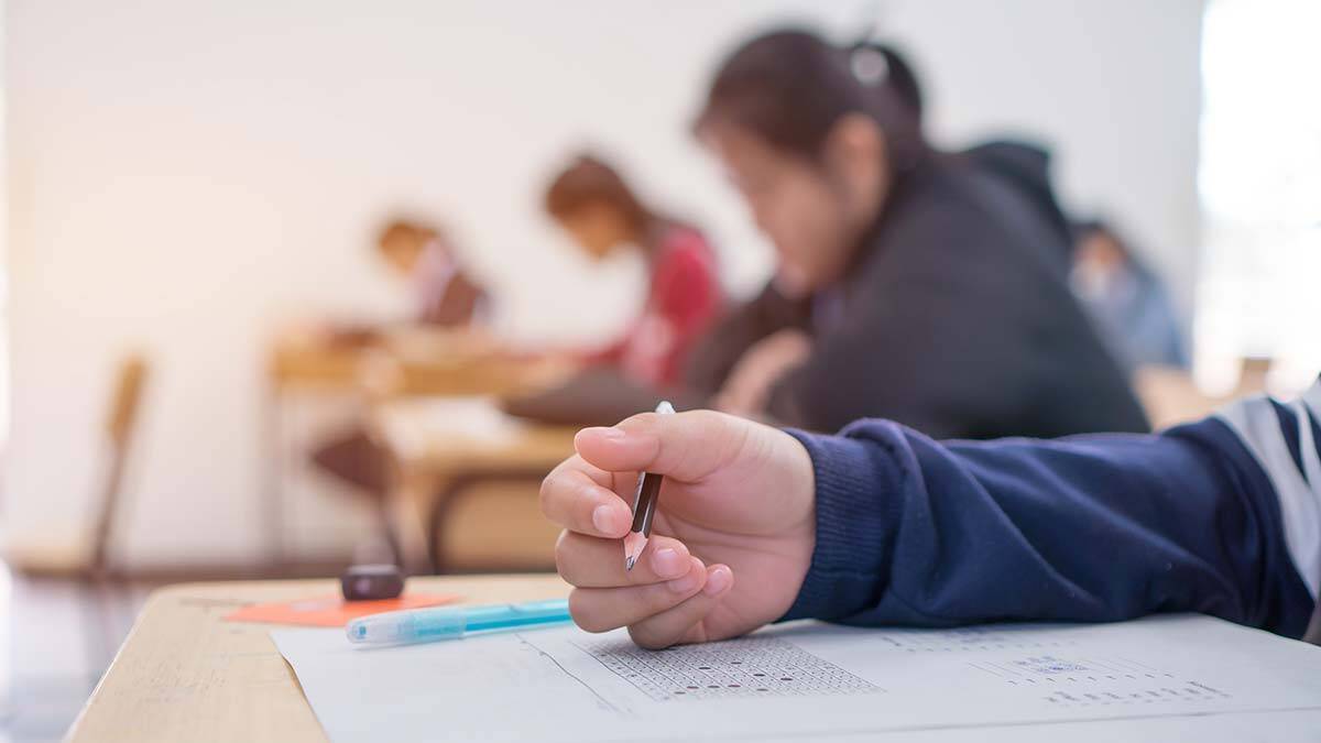 Üniversite gençliği hayata mutsuz başlıyor