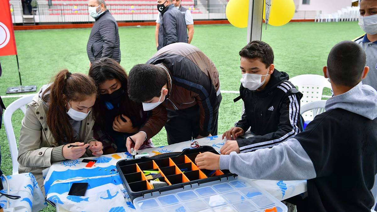 Fatih 4007 TÜBİTAK Bilim Şenliği başladı