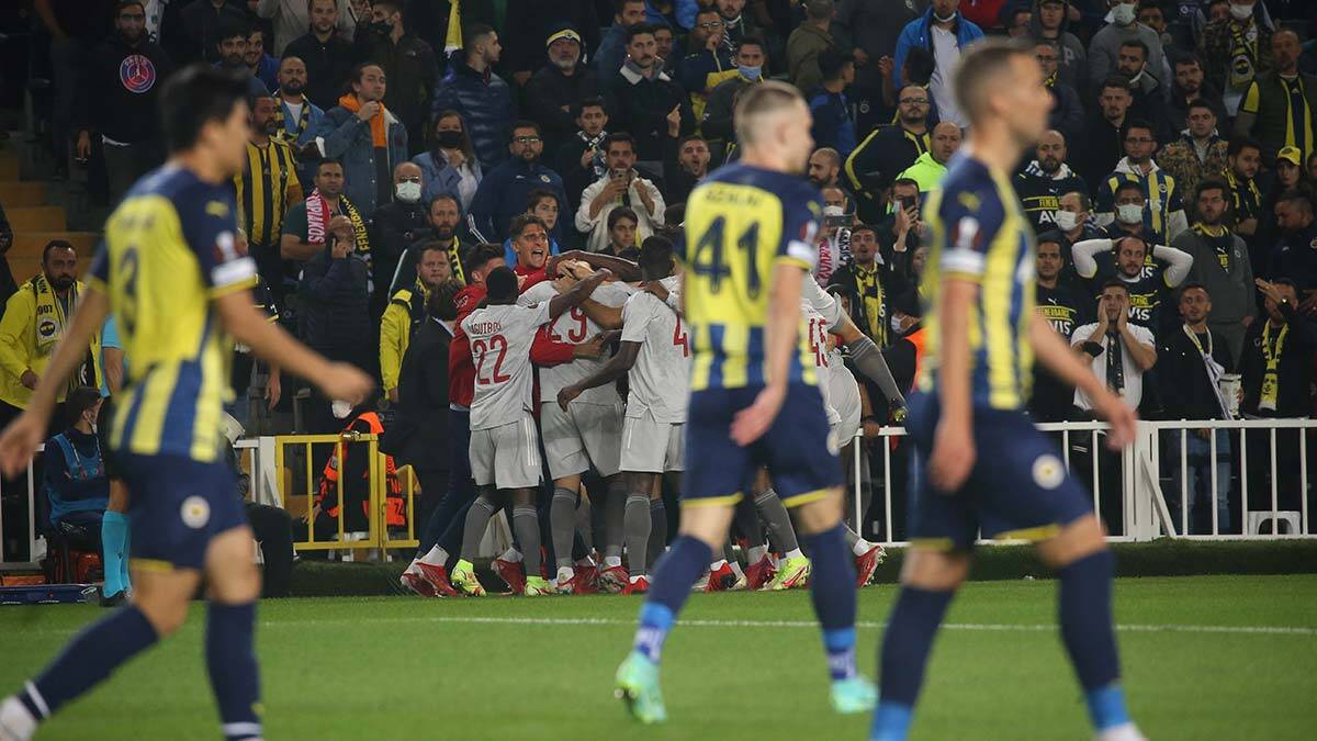 Fenerbahçe Olympiakos maçında kayboldu
