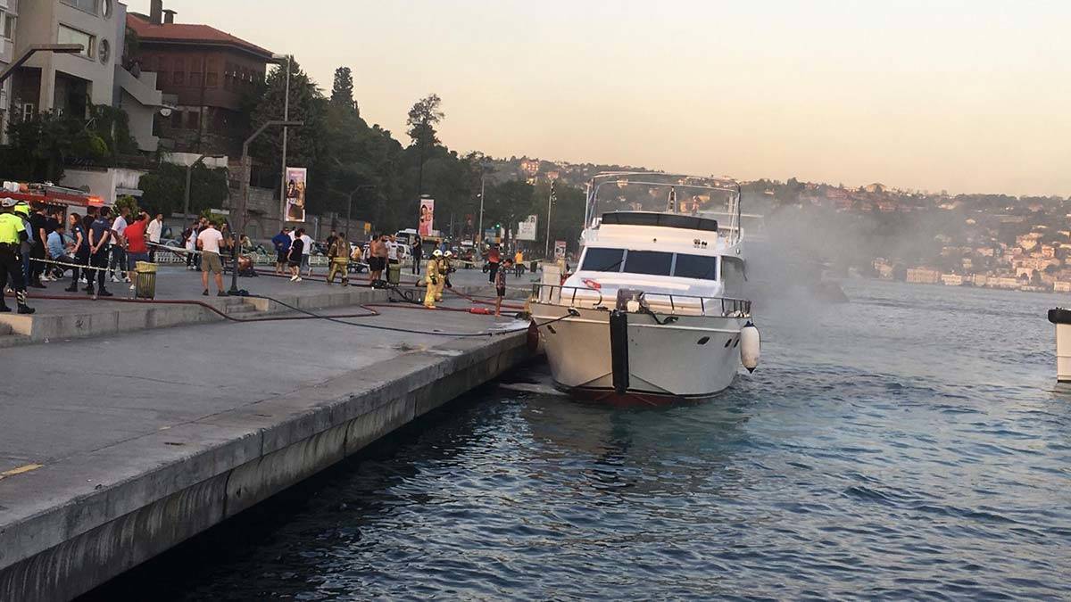 Bebek açıklarında tekne yangını